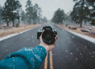 അനധികൃതമായി മൊബൈല് ക്യാമറയിലൂടെയും ഫോണിലൂടെയും ദൃശ്യങ്ങള് ചിത്രീകരിക്കുന്നതും ഗുരുതരമായ നിയമലംഘനം..