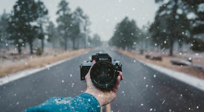 അനുവദനീയമല്ലാത്ത സാഹചര്യങ്ങളിൽ ഫോട്ടോ എടുക്കുന്നത് നിയമങ്ങളുടെ ലംഘനമാണെന്നും നിയമപരമായ പ്രത്യാഘാതങ്ങൾക്ക് ഇടയാക്കുമെന്നും ആഭ്യന്തര മന്ത്രാലയം മുന്നറിയിപ്പ് നൽകി.