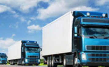 ഖത്തറില് ഓഫീസ് സമയങ്ങളില് നിരത്തുകളിലെ വലിയ ട്രക്കുകളുടെ വരവ് നിയന്ത്രിക്കാന് അധികൃതര് ഇടപെടണമെന്ന് ആവശ്യം. qatar_trailer