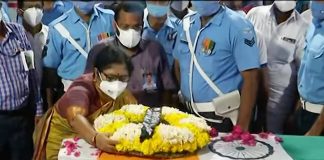 ധീര ജവാന് ആദരാഞ്ജലികൾ അർപ്പിച്ച് ജന്മനാട്. ജൂനിയർ വാറന്റ് ഓഫീസർ എ പ്രദീപിന്റെ ഭൗതിക ശരീരം പൊതു ദർശനത്തിനെത്തിച്ചു