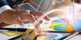 ധനമന്ത്രി നിർമലാ സീതാരാമൻ ബജറ്റ് അവതരിപ്പിക്കുന്നു..