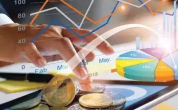 ധനമന്ത്രി നിർമലാ സീതാരാമൻ ബജറ്റ് അവതരിപ്പിക്കുന്നു..