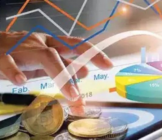 ധനമന്ത്രി നിർമലാ സീതാരാമൻ ബജറ്റ് അവതരിപ്പിക്കുന്നു..