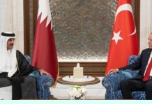 തുർക്കി പ്രസിഡന്റ് റജബ് ത്വയ്യിബ് ഏർദുഗാൻ ഖത്തർ അമീർ ഷെയ്ഖ് തമീം ബിൻ ഹമദ് അൽ താനിക്കായി പ്രത്യേക ഉപഹാരം കൈമാറി…