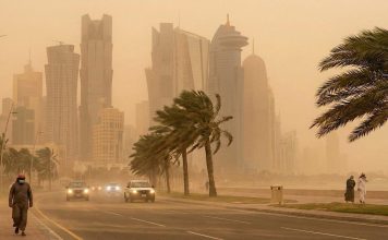 ഖത്തറിൽ ശക്തമായ പൊടിക്കാറ്റ് വീശിയടിക്കുന്നതിനാൽ ജനങ്ങൾ അതീവ ജാഗ്രത പാലിക്കണമെന്ന് കാലാവസ്ഥാ നിരീക്ഷണ കേന്ദ്രം..